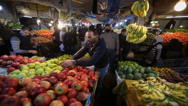 قفصة البريكي: "توفر جميع المنتوجات والتزويد عادي.."